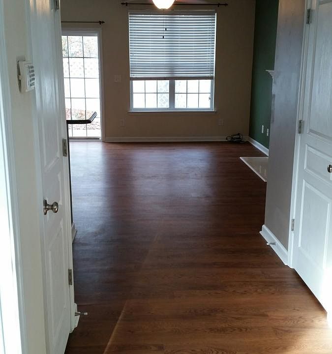 foyer to family room
