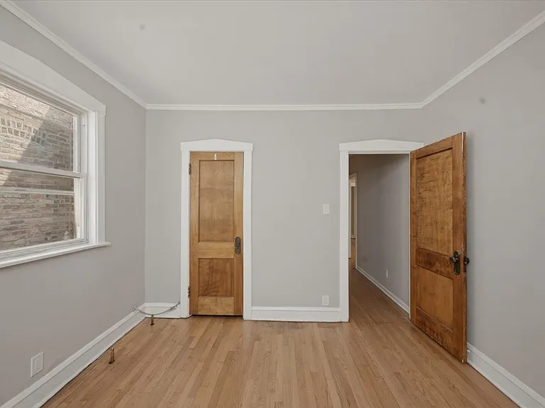 5742 N Rockwell St #2 — Photo 8