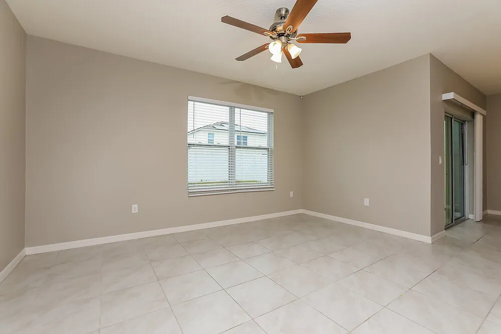 4 bed, 2.0 bath, 1846 sqft, $2,345 — Photo 4