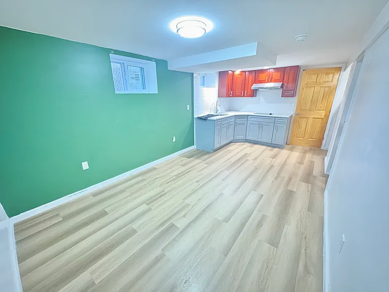 Seaview Ave — Photo 6