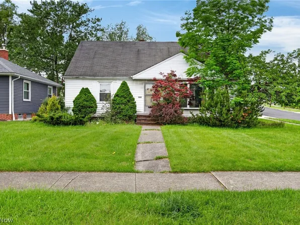 7146 W Parkview Dr, Parma, OH 44134