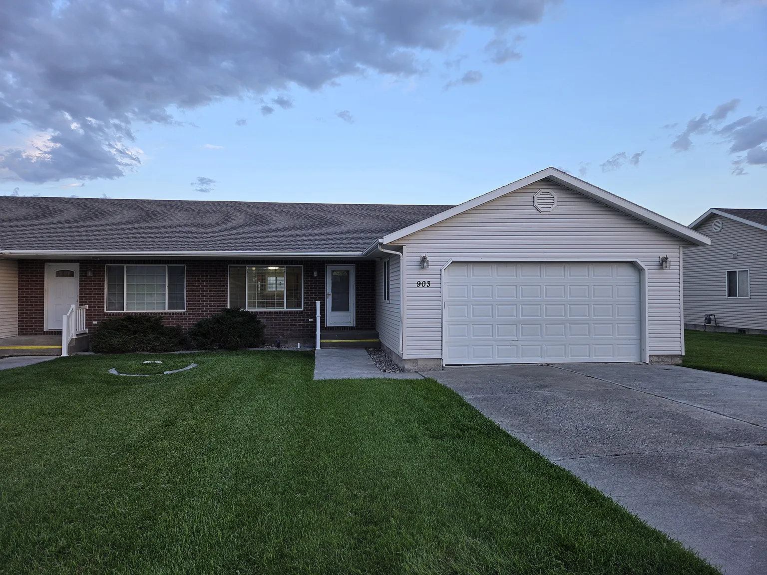 3 bed, 2.0 bath, 1192 sqft, $1,675 — Photo 3