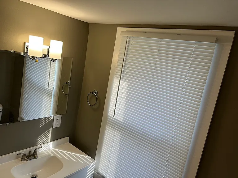 50 Shuler St #52 — Photo 16