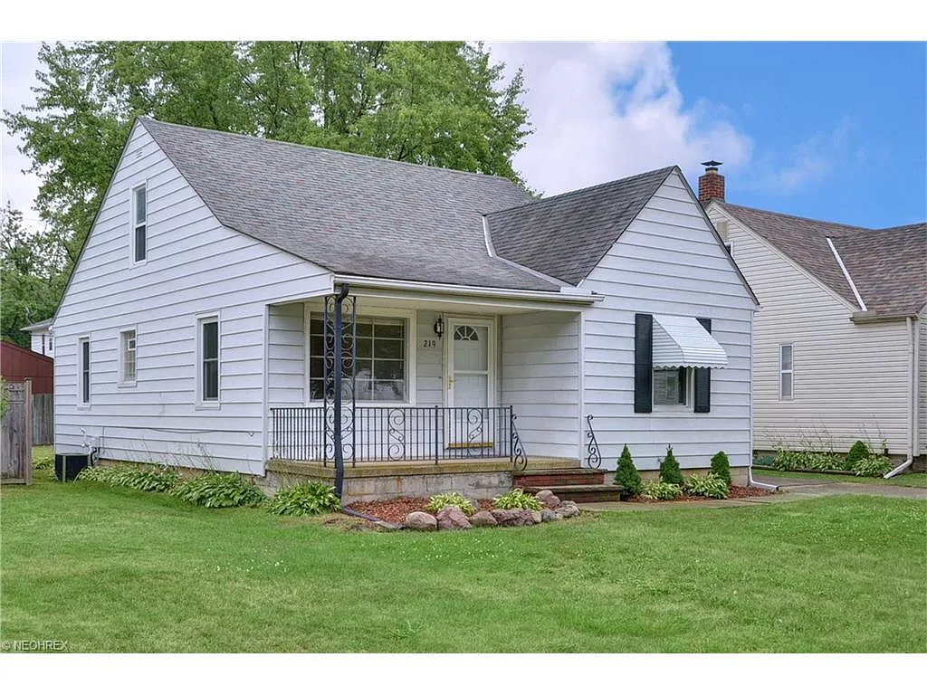 219 Bellfield Ave photo 1