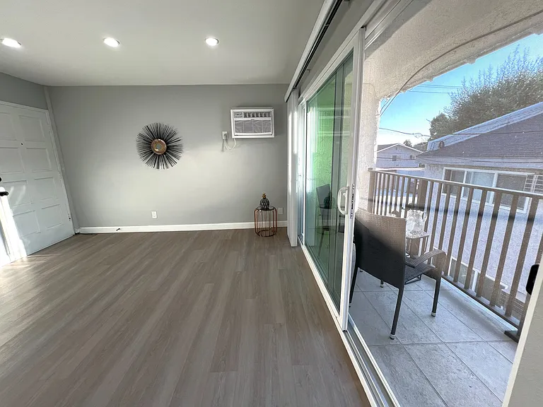Estrellita Arms Apartments — Photo 7