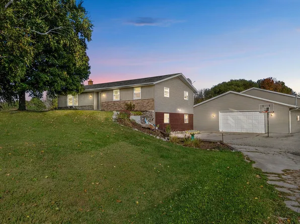 N5826 County Line Rd, Luxemburg, WI 54217