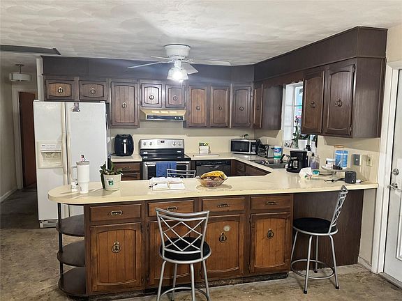3rd image of 5980 Lake Osborne Drive
