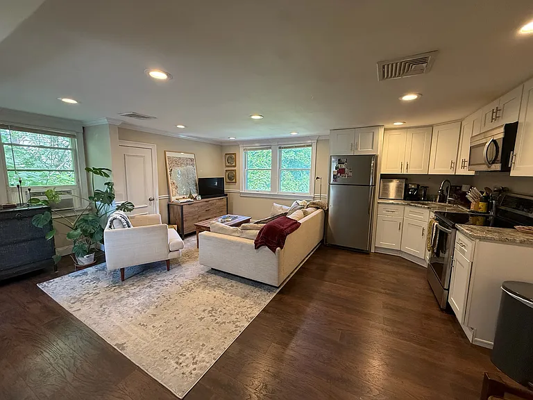 101 Elm St #B — Photo 6
