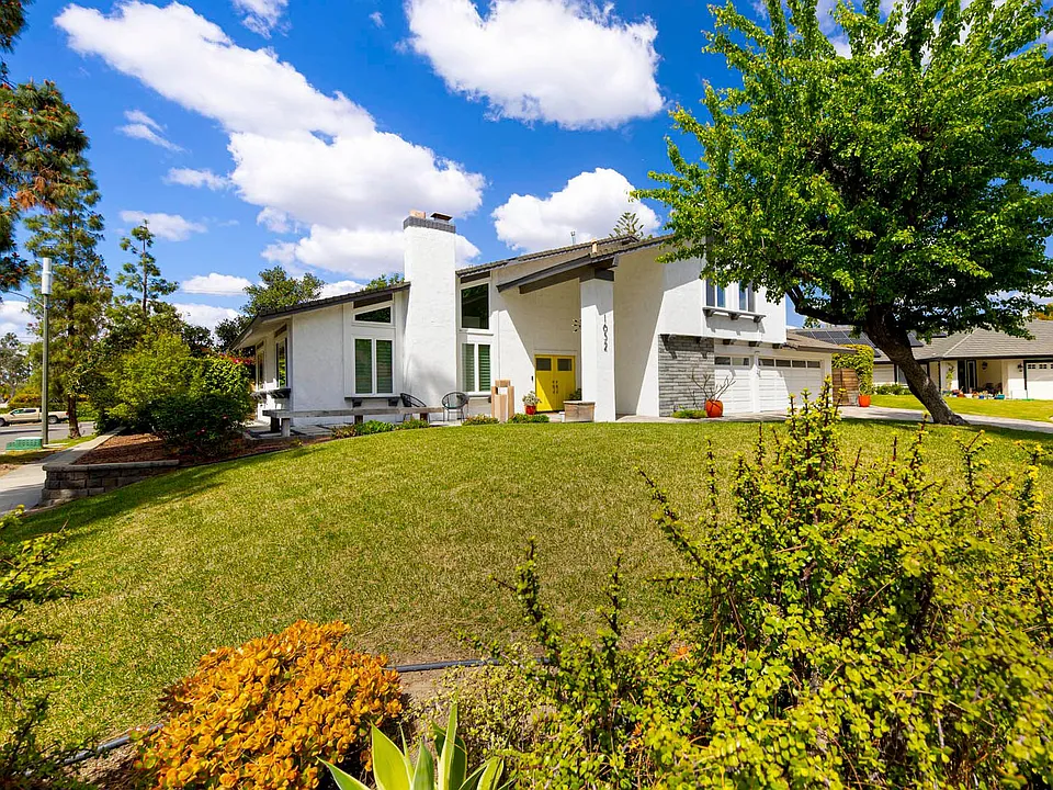 1652 N Pala Pl
