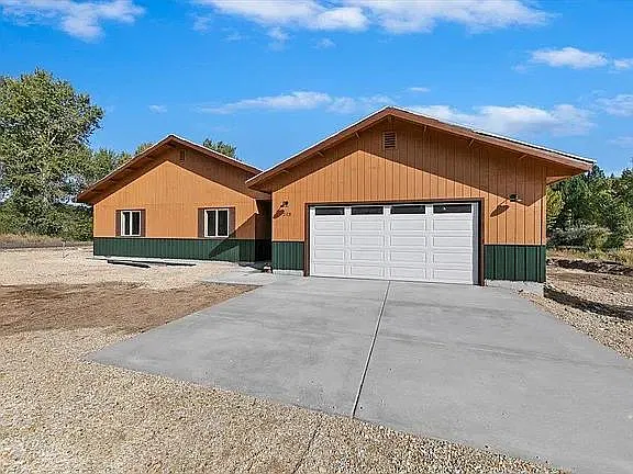 213 Lainey Lane — Photo 2