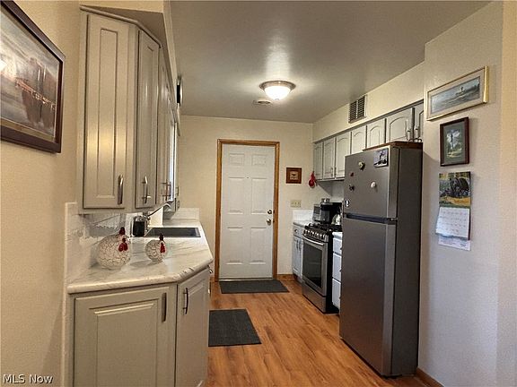 2nd image of 5834 Louise Ave NW