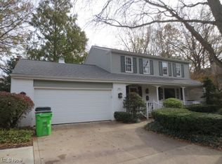 141 Brunswick Dr, Avon Lake, OH 44012