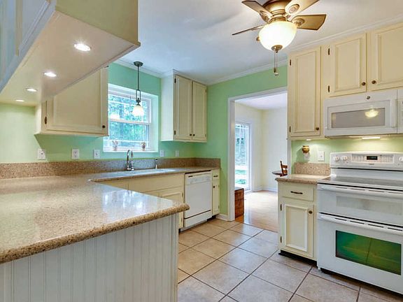 5th image of 3015 Windy Hill Ln