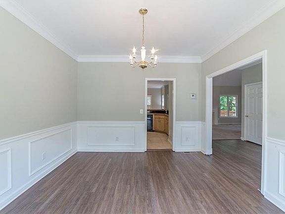 5th image of 301 Laurel Creek Ct
