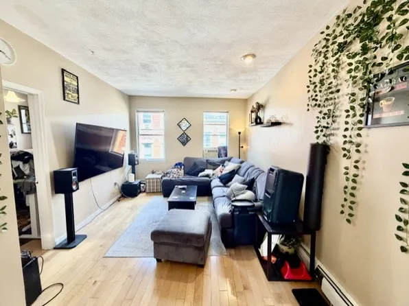 157 Salem St APT 5, Boston, MA 02113