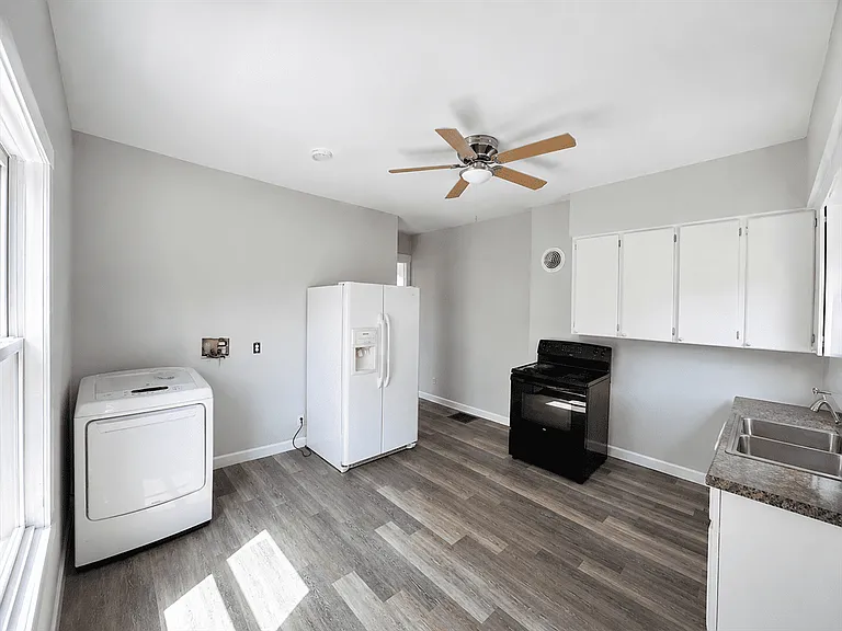1140 W 2nd St #1140 — Photo 2