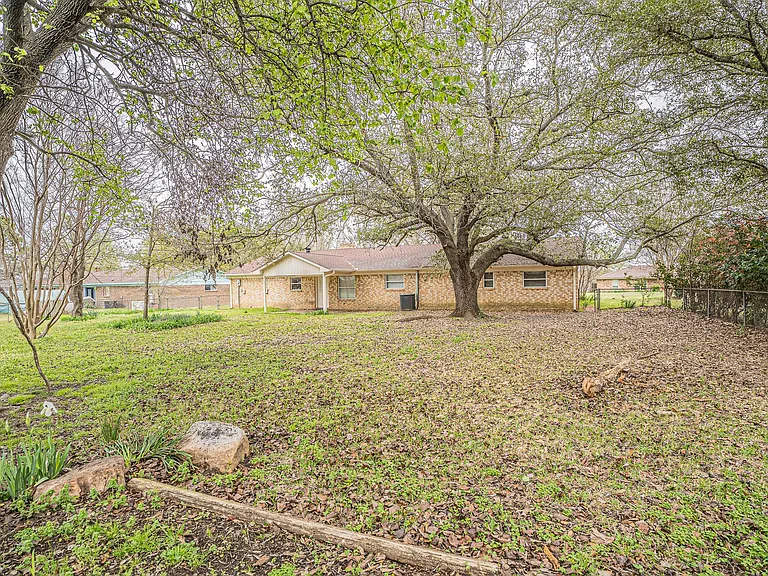 204 Jill Ln — Photo 25
