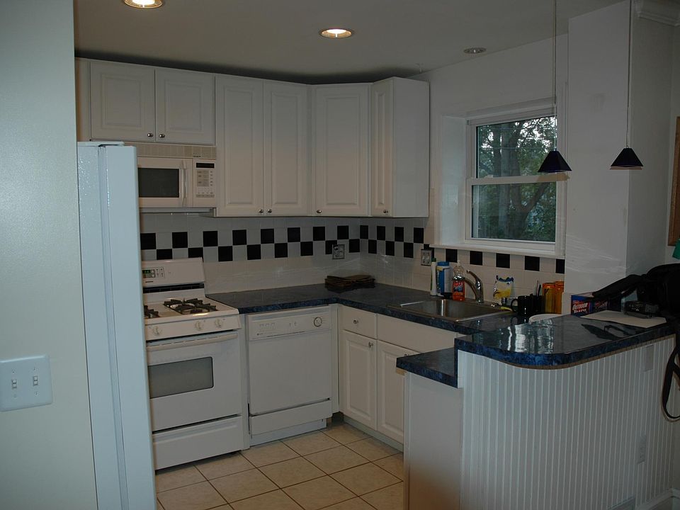 1st image of 114 E Rosemont Ave