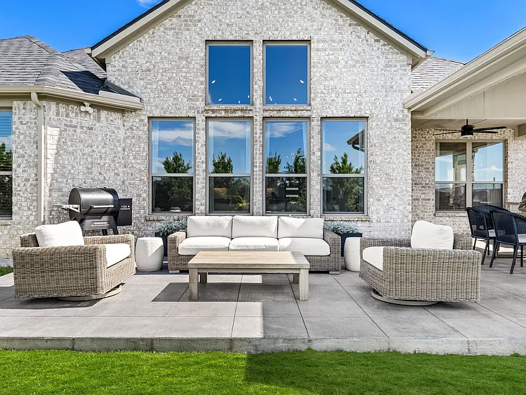 2560 Horsetail Rd — Photo 32