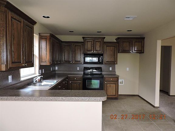 3rd image of 705 SW 161st St