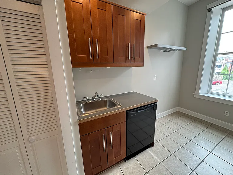 211 E King St #2 — Photo 8