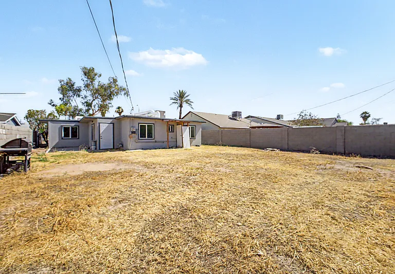 2045 E Orange St — Photo 32