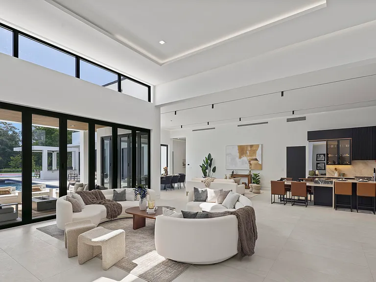 6676 NW 66th Way — Photo 4
