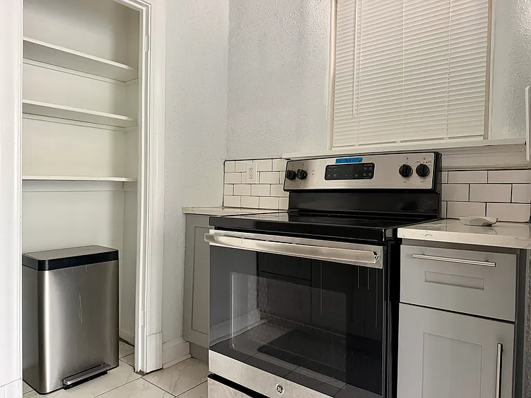 7355 Lindell Blvd #206 — Photo 5