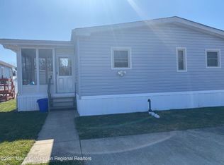 28 Longfellow Rd, North Brunswick, NJ 08902