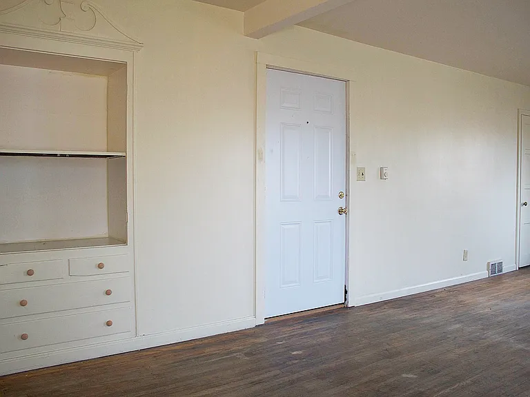 1706 W Grand Ave #1 — Photo 4