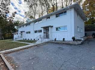 605012 - Wilma Apartments - 220 N. Hawthorne Road, Winston Salem, NC 27104