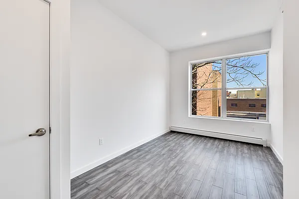 Rented by Oxford Property Group | media 32