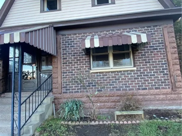 709 Charles St, Carnegie, PA 15106