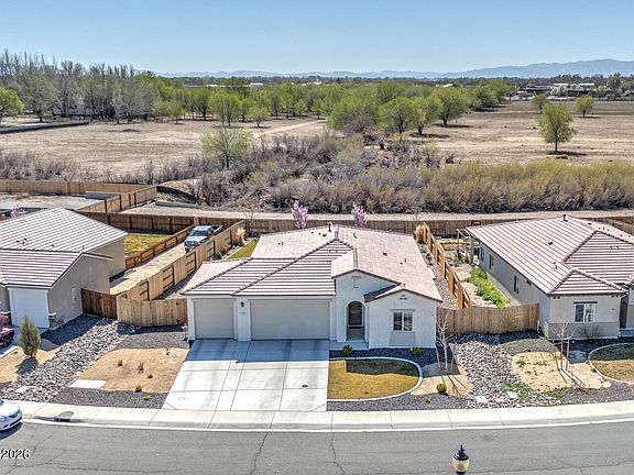 2nd image of 1135 Tamarack Dr