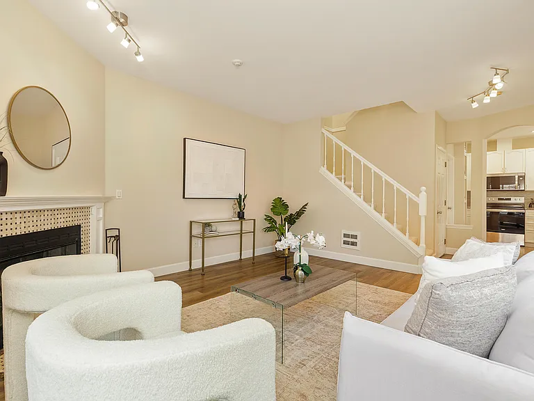 10909 Avondale Rd NE #P161 — Photo 5
