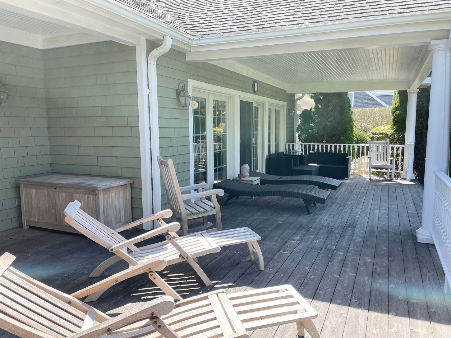  Back Deck With Outdoor Furniture 