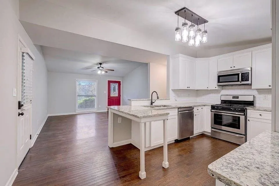 Kitchen - 1801 Lochlomand Ln SE