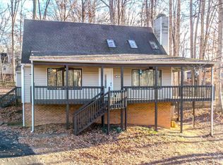 103 Colonial Ct, Forest, VA 24551