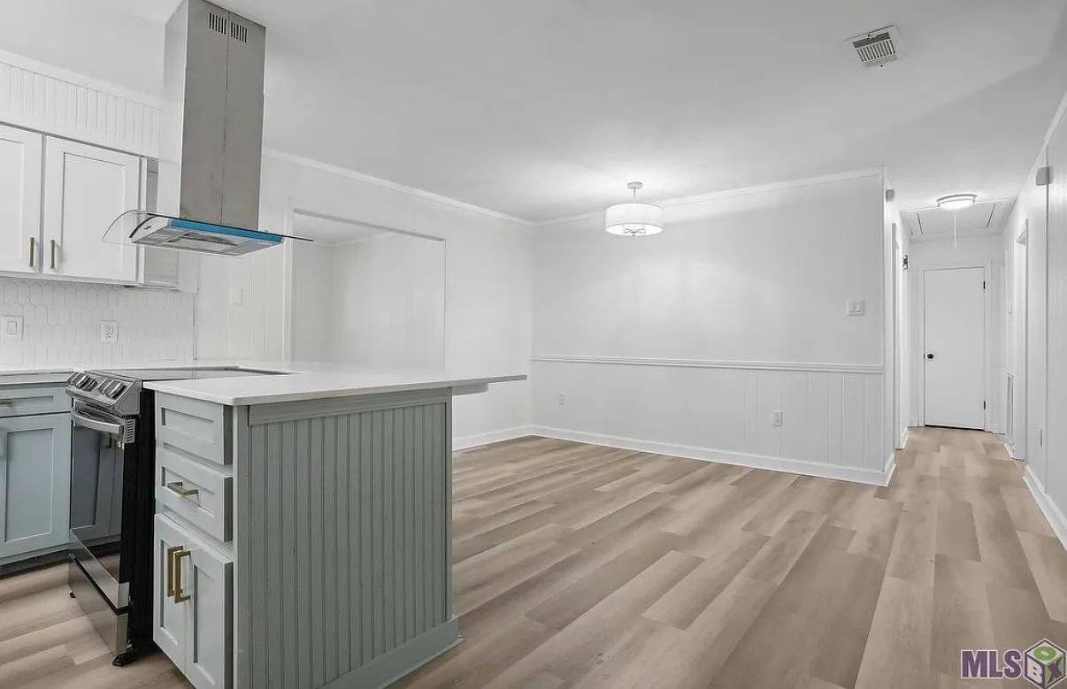 4 bed, 1385 sqft, $2,000 — Photo 4
