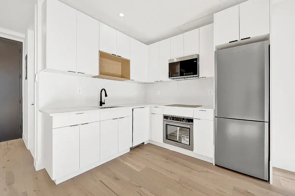 Building Photo - 1211 Putnam Ave #3A