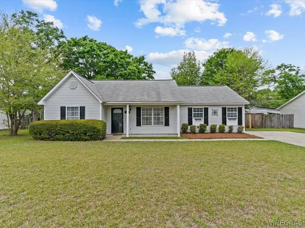 105 Periwinkle Ct, Taylor, AL 36301