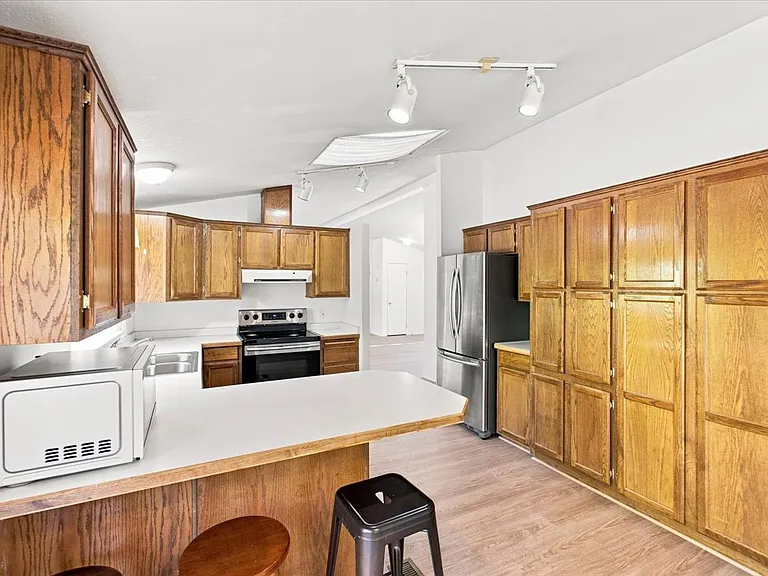 1715 W 1st Ave — Photo 19