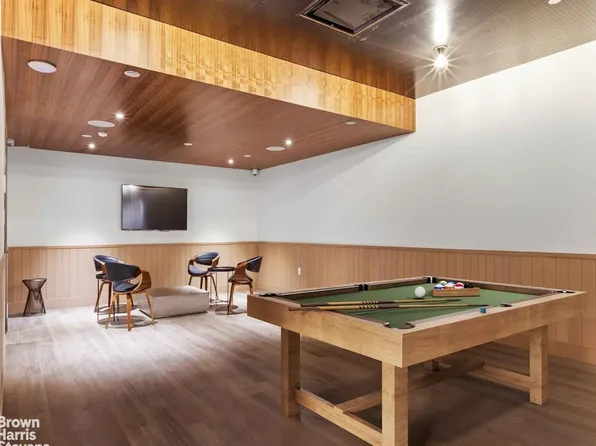 575 4th Avenue image 9 of 13