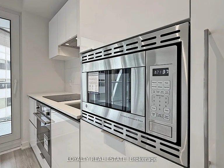 230 Simcoe St #2713 — Photo 24