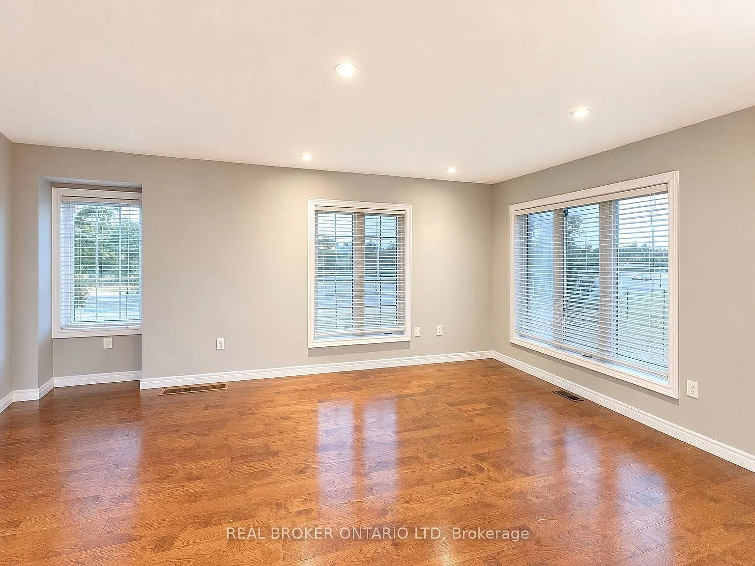 3 bed, $2,500 — Photo 4