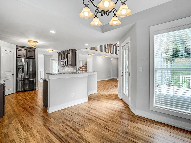 520 Ruth Cir — Photo 13