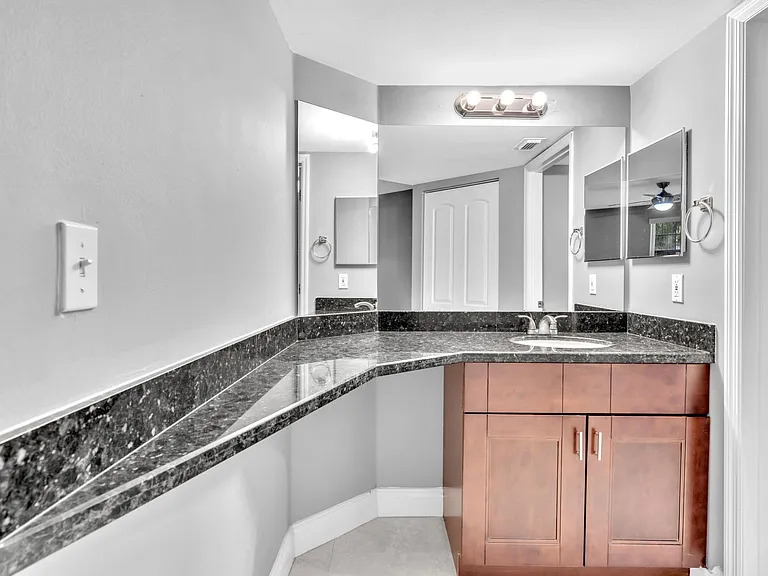 2881 N Oakland Forest Dr #105 — Photo 35