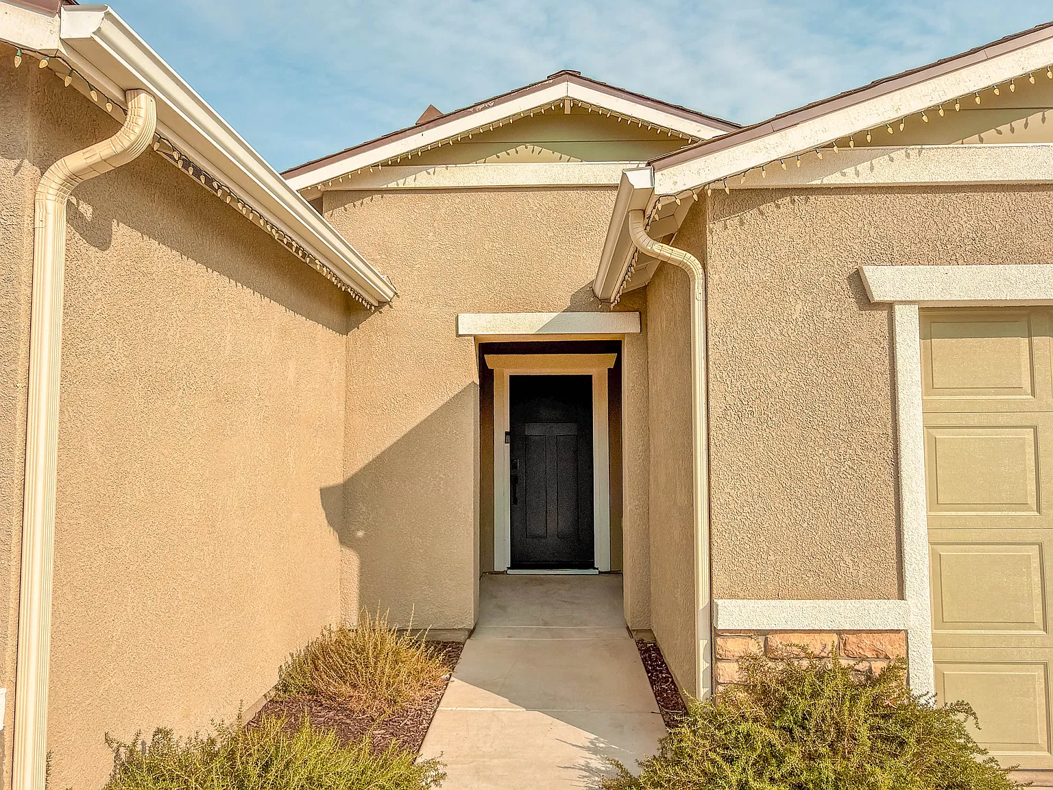 4 bed, 1541 sqft, $2,450 — Photo 2