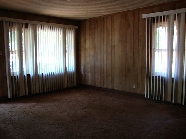 2nd image of 1908 Bedford Rd