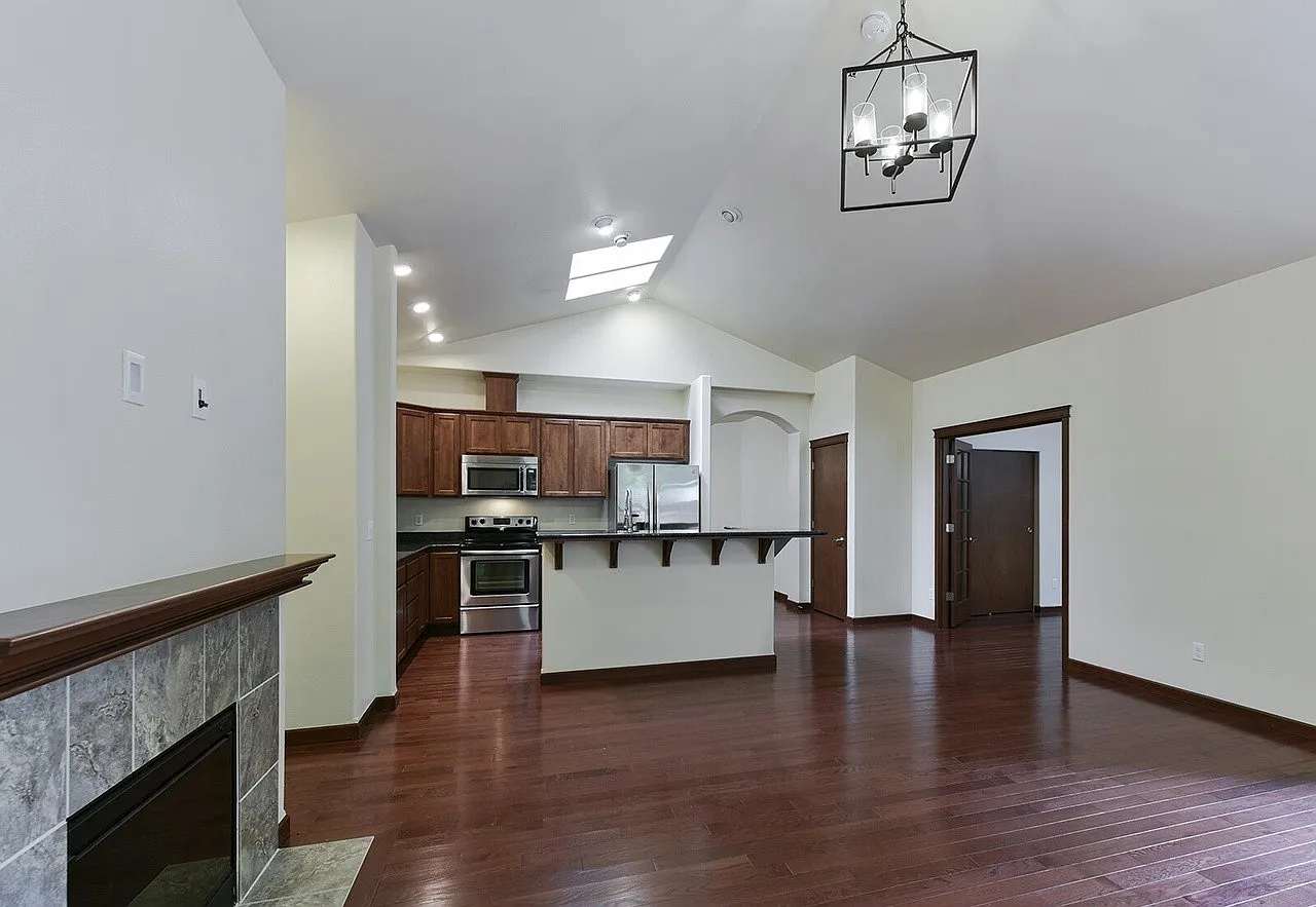 3 bed, 1686 sqft, $2,795 — Photo 3